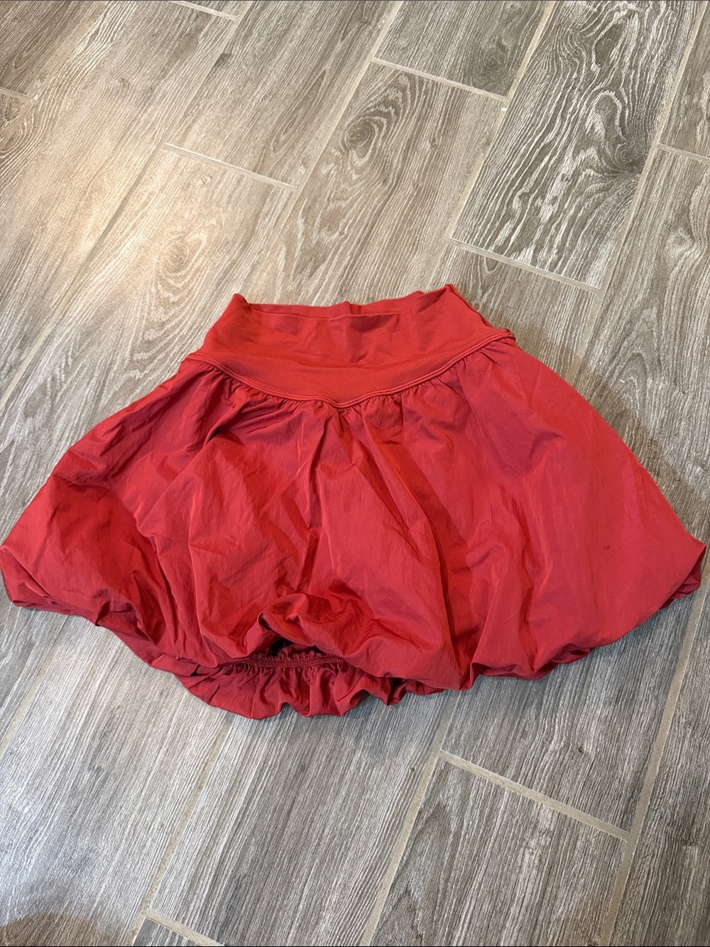 Aerie Women's deep Red Bubble Skirt skort with built in bike shorts EUC size XS